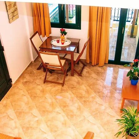 Ippoliti Village Lägenhetshotell Hersonissos (Crete)