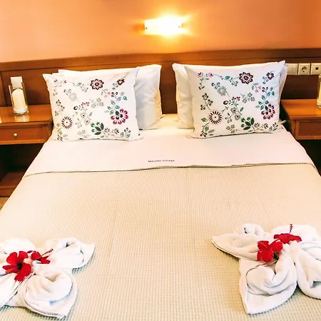 Ippoliti Village הרסוניסוס