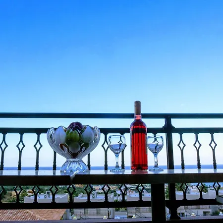 アパートホテル Ippoliti Village