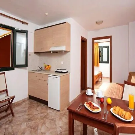 Ippoliti Village ヘルソニソス