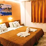 Ippoliti Village Appart hôtel 3*