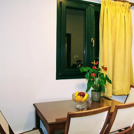 Ξενοδοχείο με διαμερίσματα Ippoliti Village