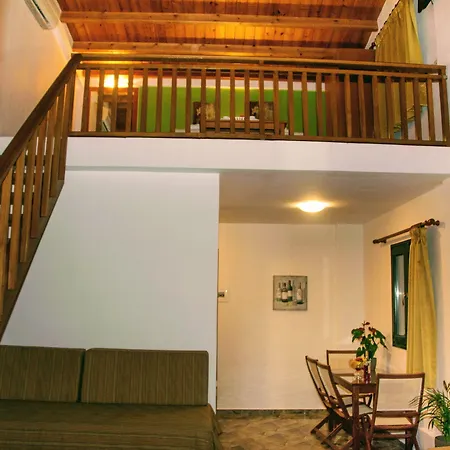 Ξενοδοχείο με διαμερίσματα Ippoliti Village