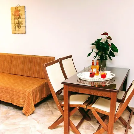 Ippoliti Village Ξενοδοχείο με διαμερίσματα 3*